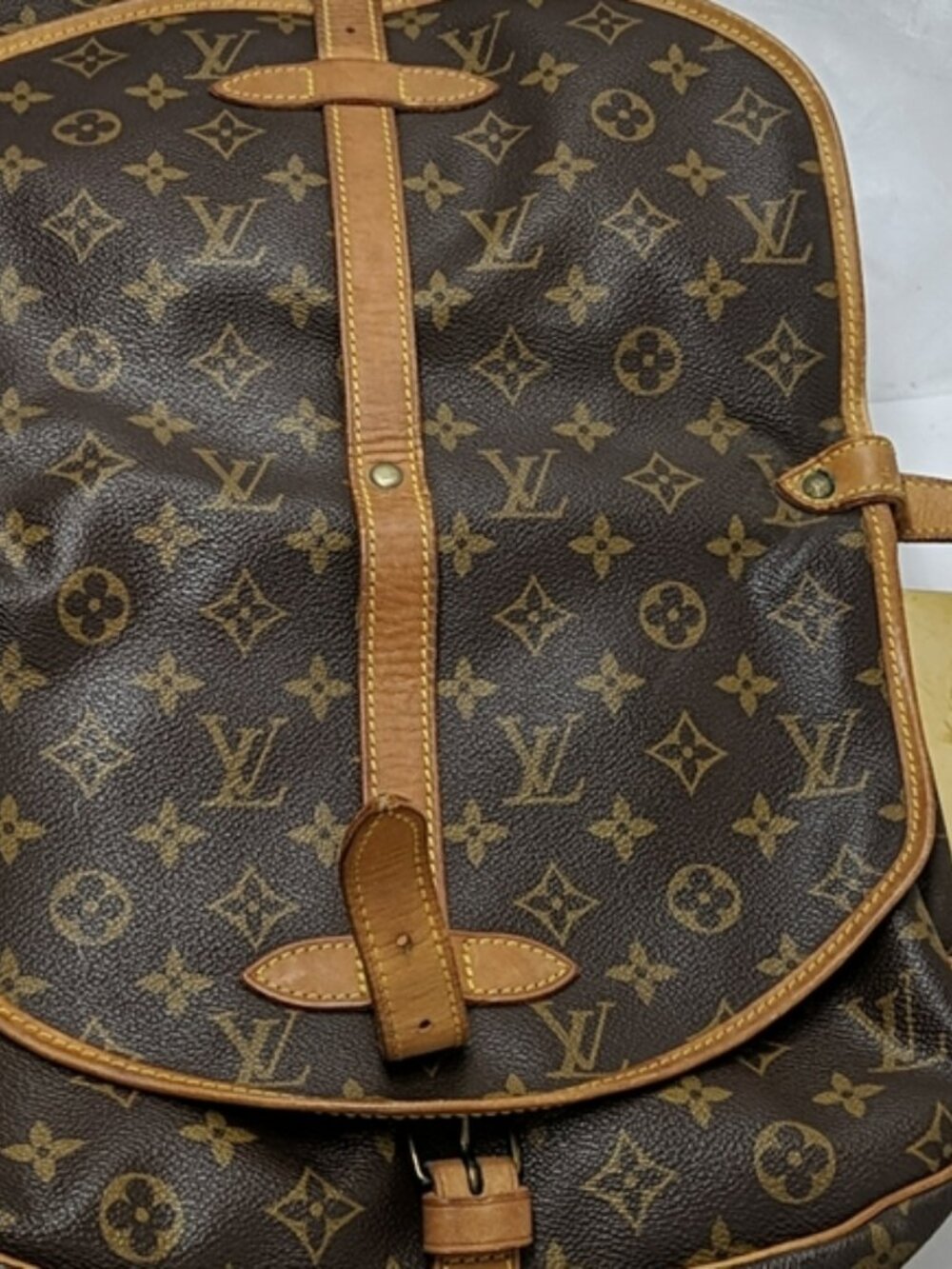 LOUIS VUITTON Monogram Saumur 30 CROSSBODY - Picture 3 of 14